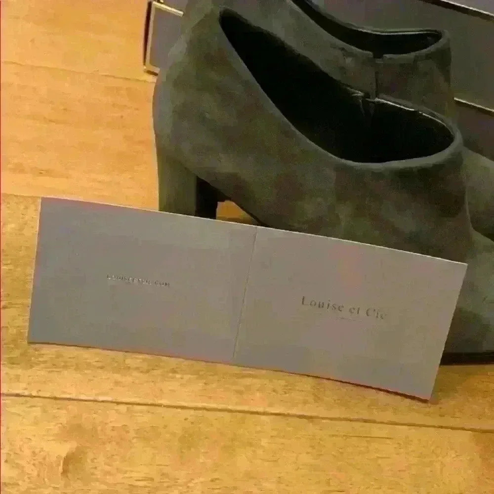 Stuart Weitzman gray suede heeled booties size 7 - Picture 9 of 10